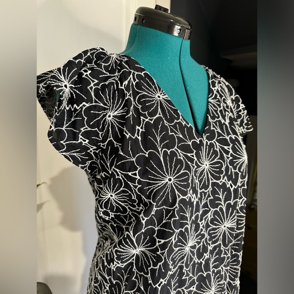 LOFT floral embroidered flutter sleeve shift dress black 100% cotton large - Picture 3 of 11